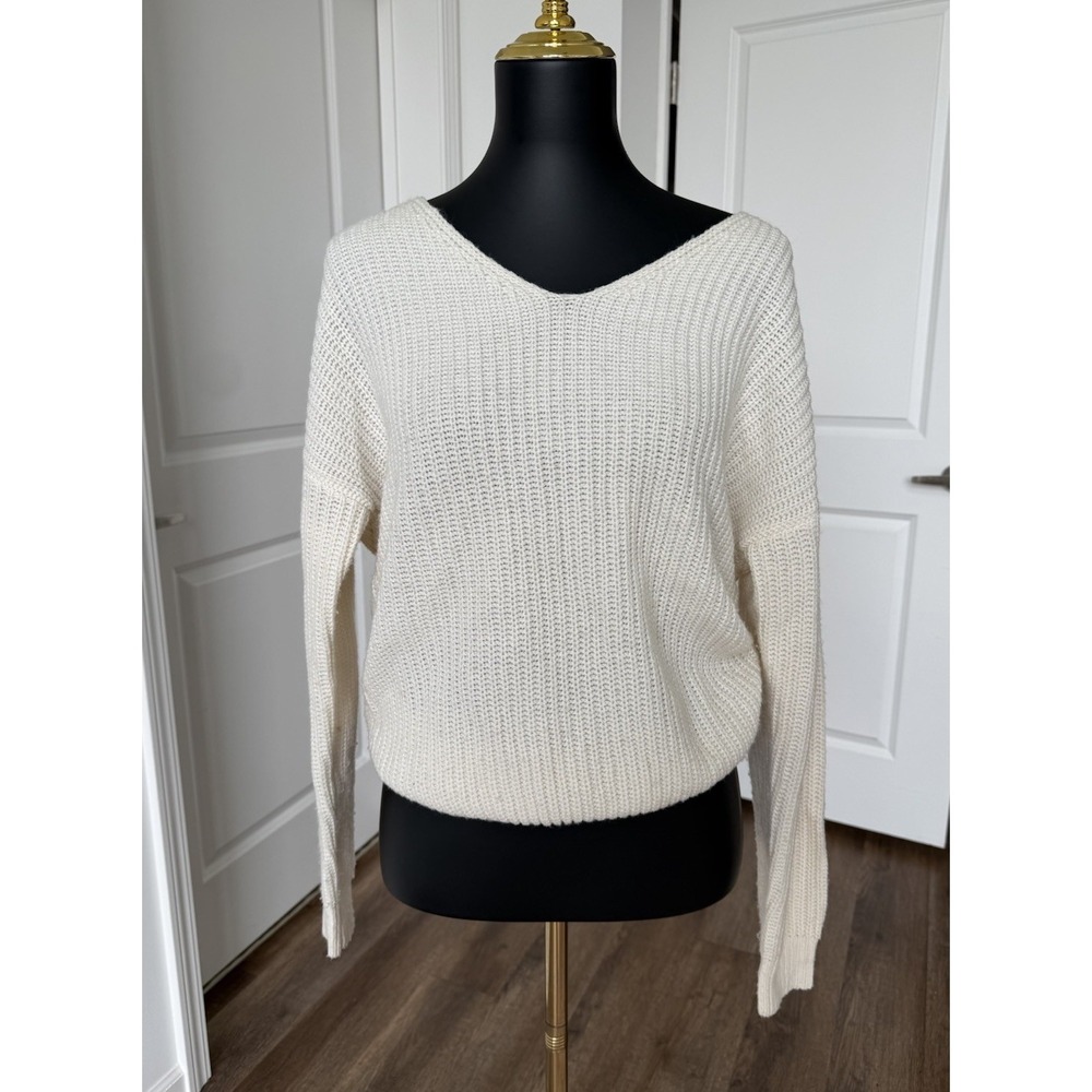 Women's White V-neck knit‎ Pullover  sweater With Open Back. Size Medium